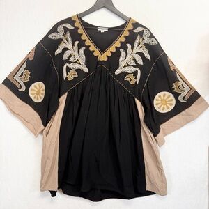 easel Black and Beige Embroidered V-Neck Tunic
